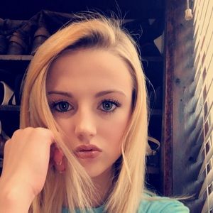 Meet your Posher, Abigail